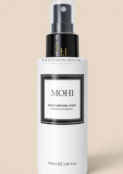 Extension house MOHI Moisturizing Spray For Styling Tools, 100ml fles met zwarte dop en transparante spuitkop.