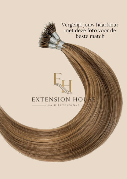 Extension house nanoring extensions in #24/8 honey blonde highlight blend, een mix van lichtbruin en blonde highlights.