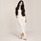 Model met lang, glanzend zwart 100% human hair van Extension house, gedragen als clip-in extensions voor extra volume.